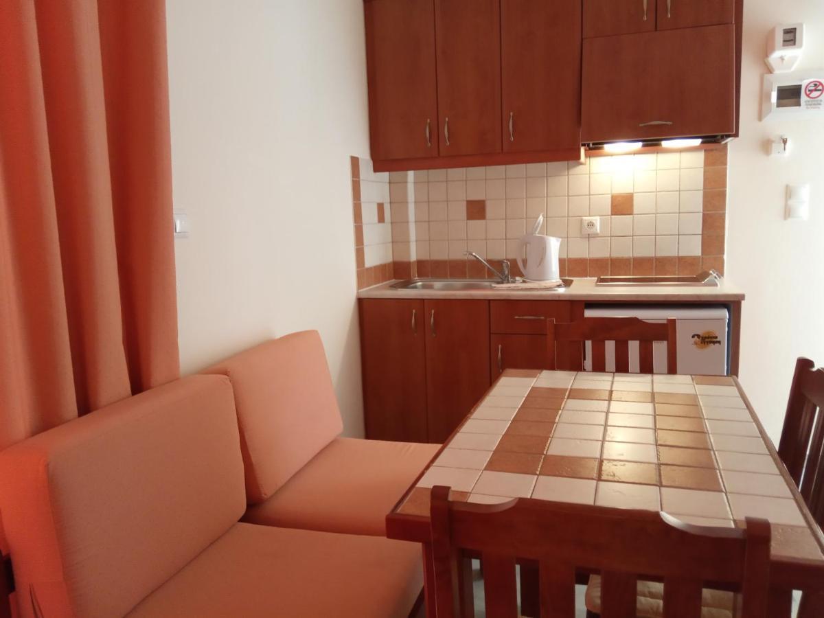 Malou Apartments Kato Daratso Bagian luar foto