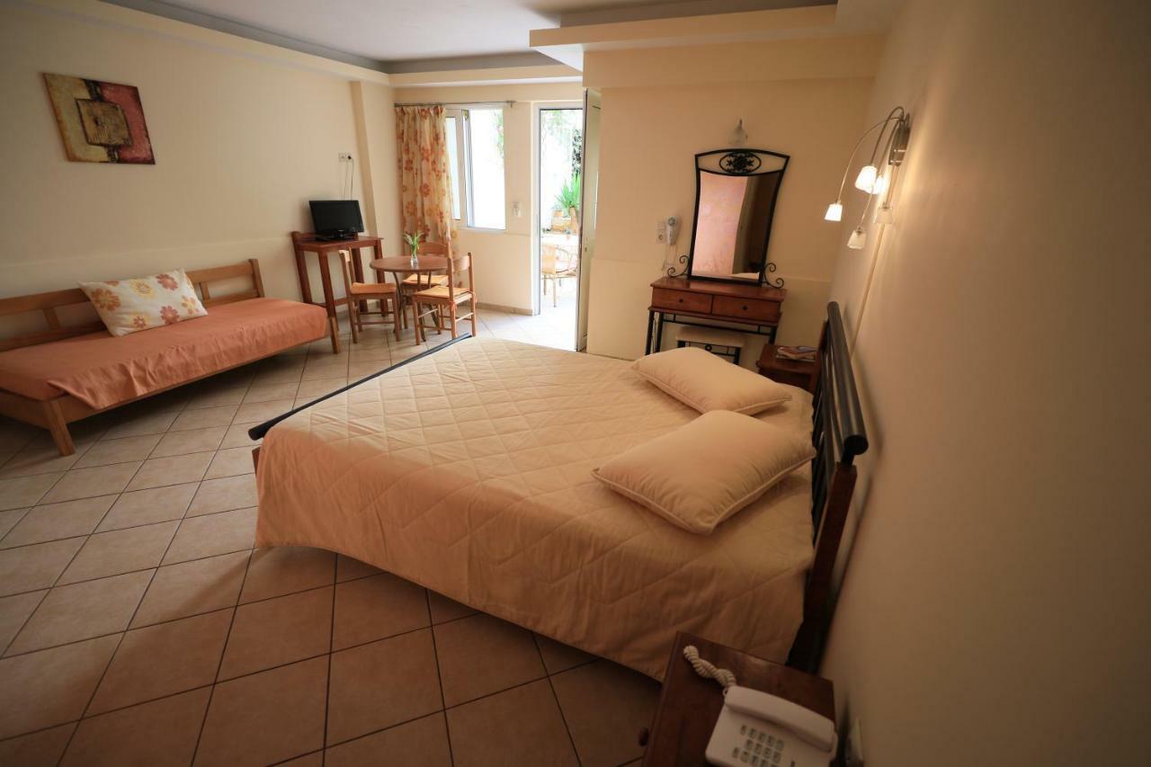 Malou Apartments Kato Daratso Bagian luar foto